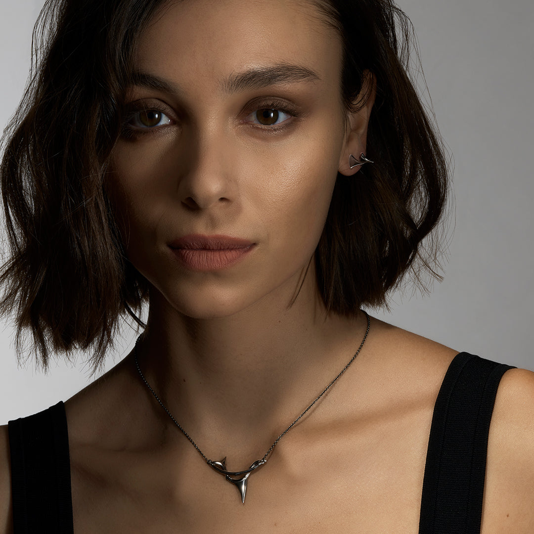 Rose Thorn Single Bar Earring - Silver Black Rhodium