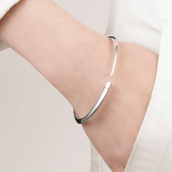 Ladies 4mm Silver Hook Bangle, White