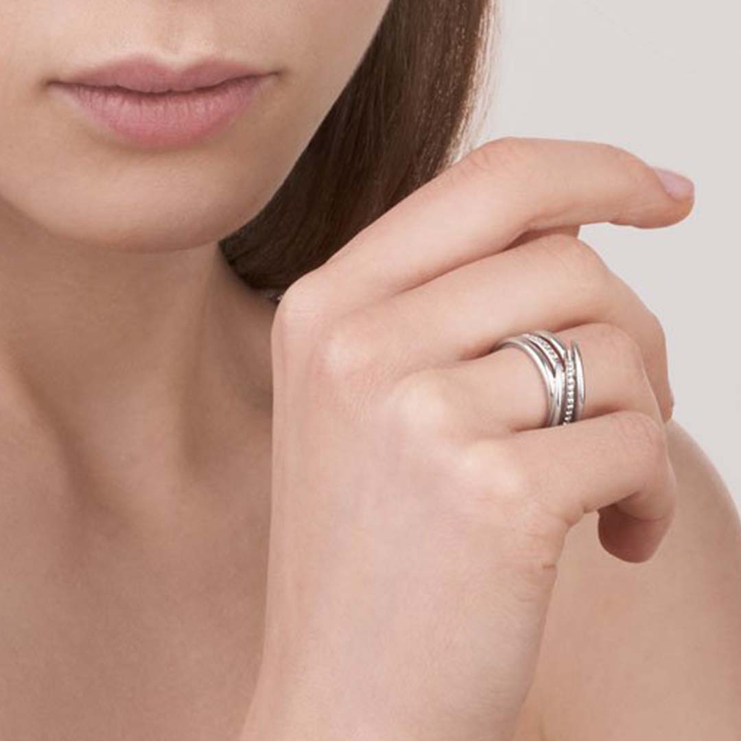 Armis Single Diamond Row Ring