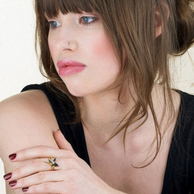 Black Orchid Interlocking Flower Ring