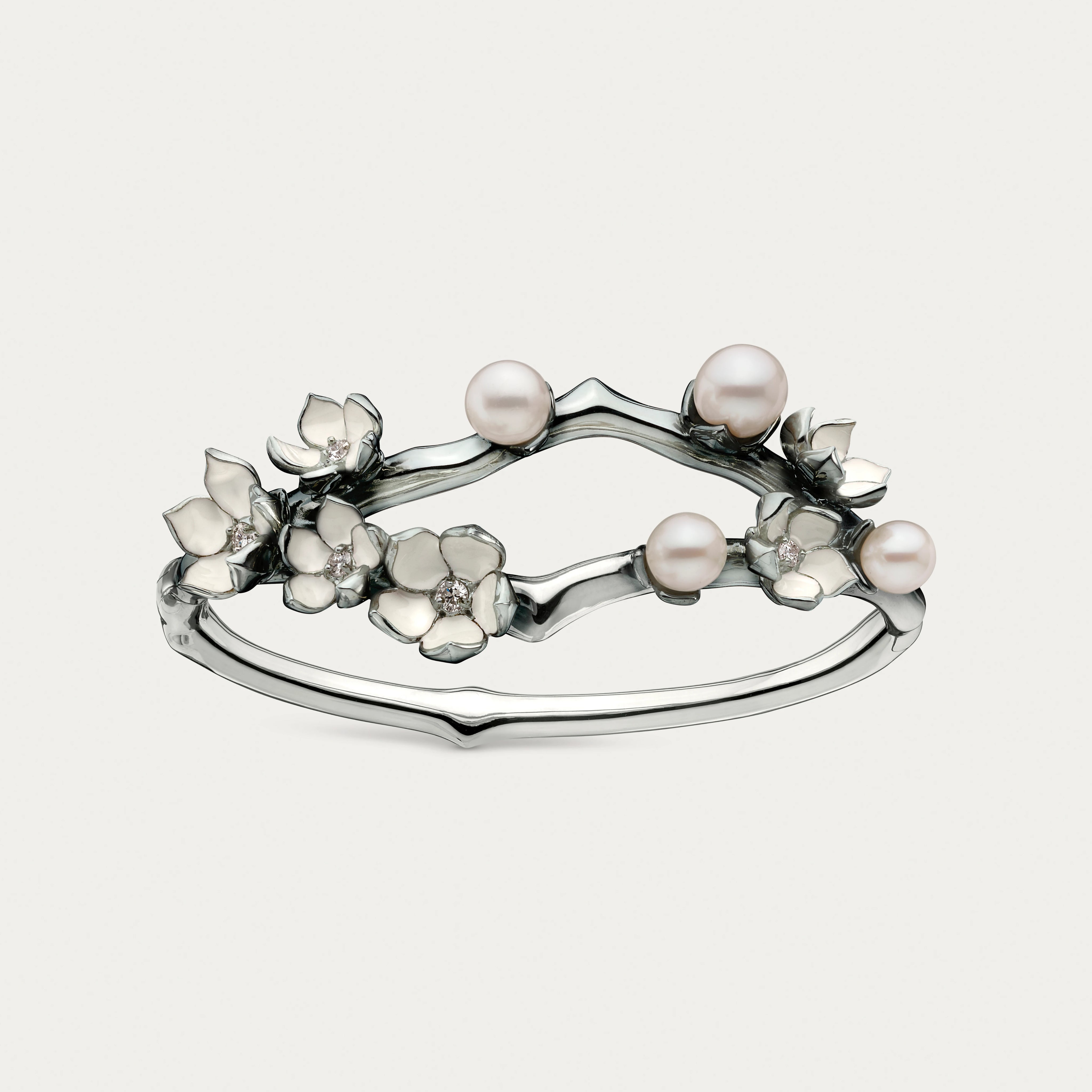 shaun-leane-london-cherry-blossom-bangle-pearl-silver-front