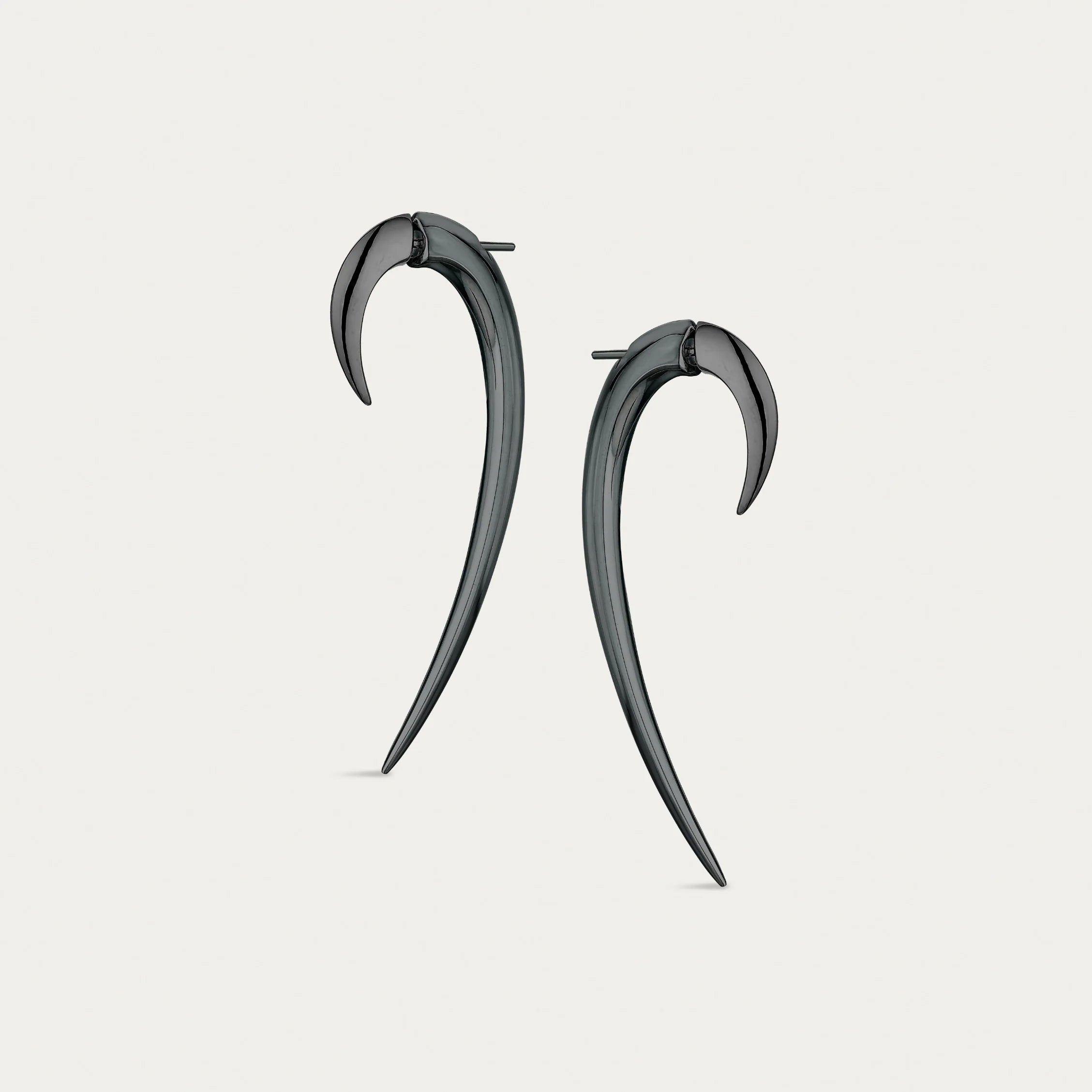 shaun-leane-london-hook-earrings-medium-black-rhodium