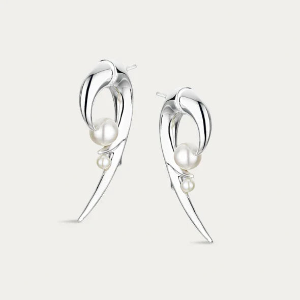shaun-leane-london-hook-pearl-earrings-silver