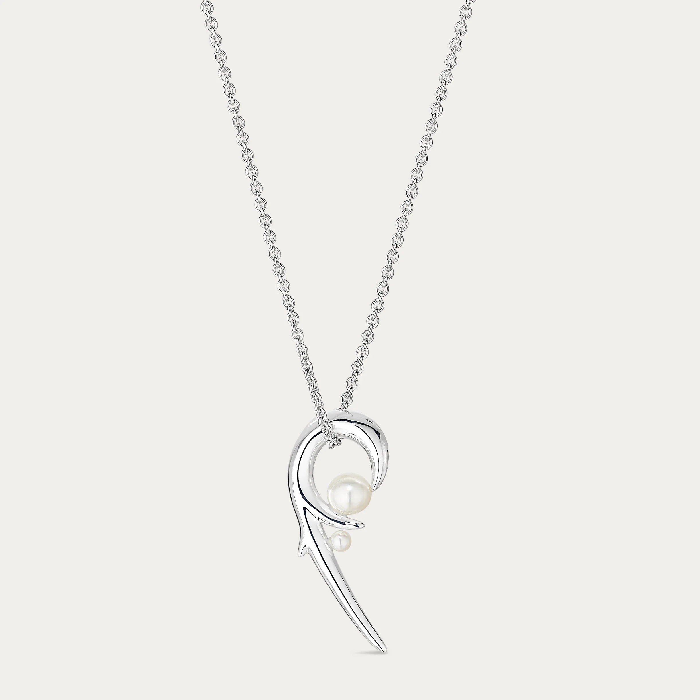shaun-leane-london-hook-pendant-pearl-silver