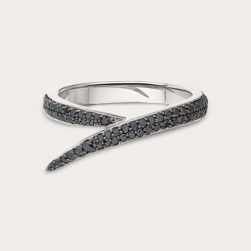 shaun-leane-london-interlocking-ring-18ct-white-gold-black-diamond