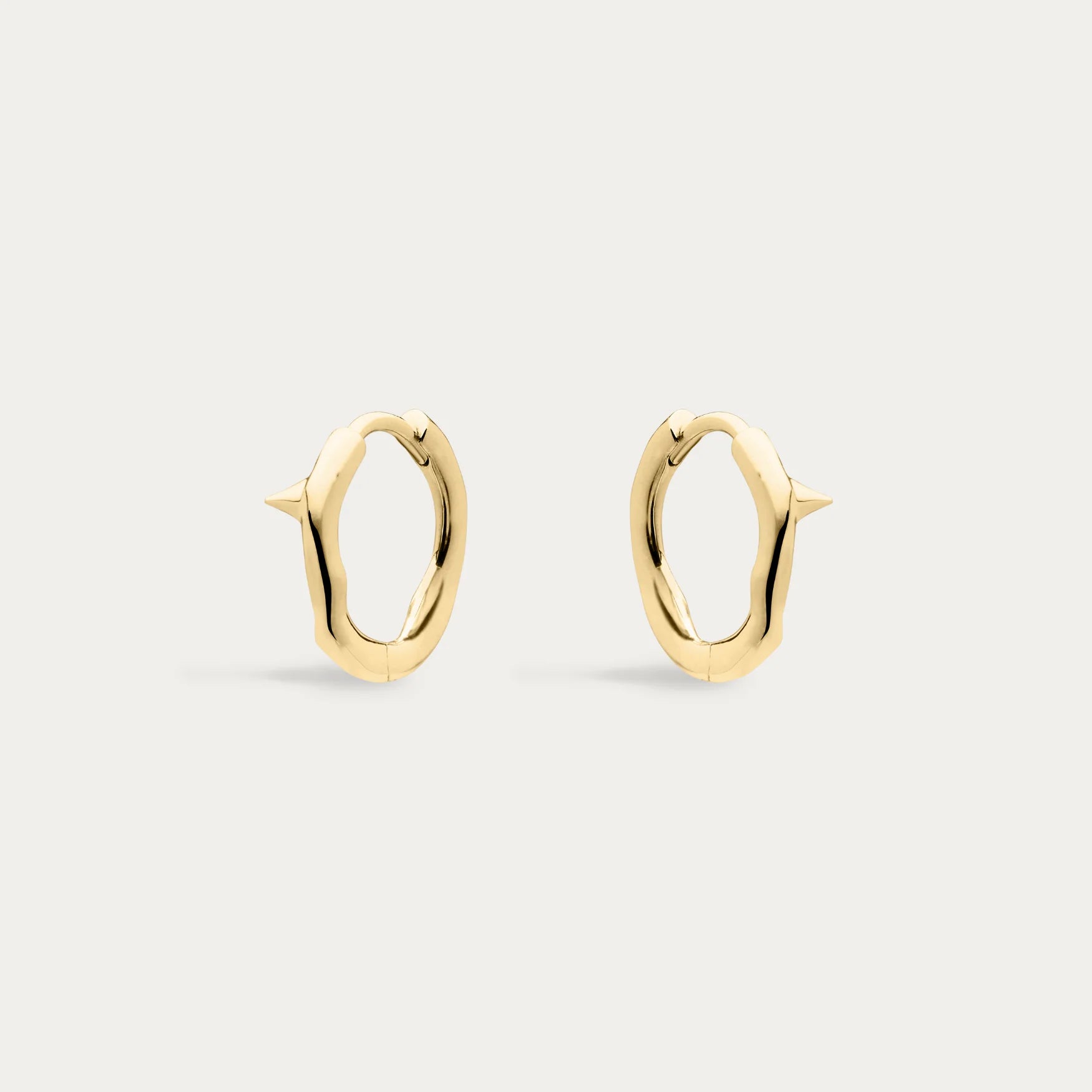 shaun-leane-london-rose-thorn-mini-hoop-earrings-18ct-yellow-gold-plated