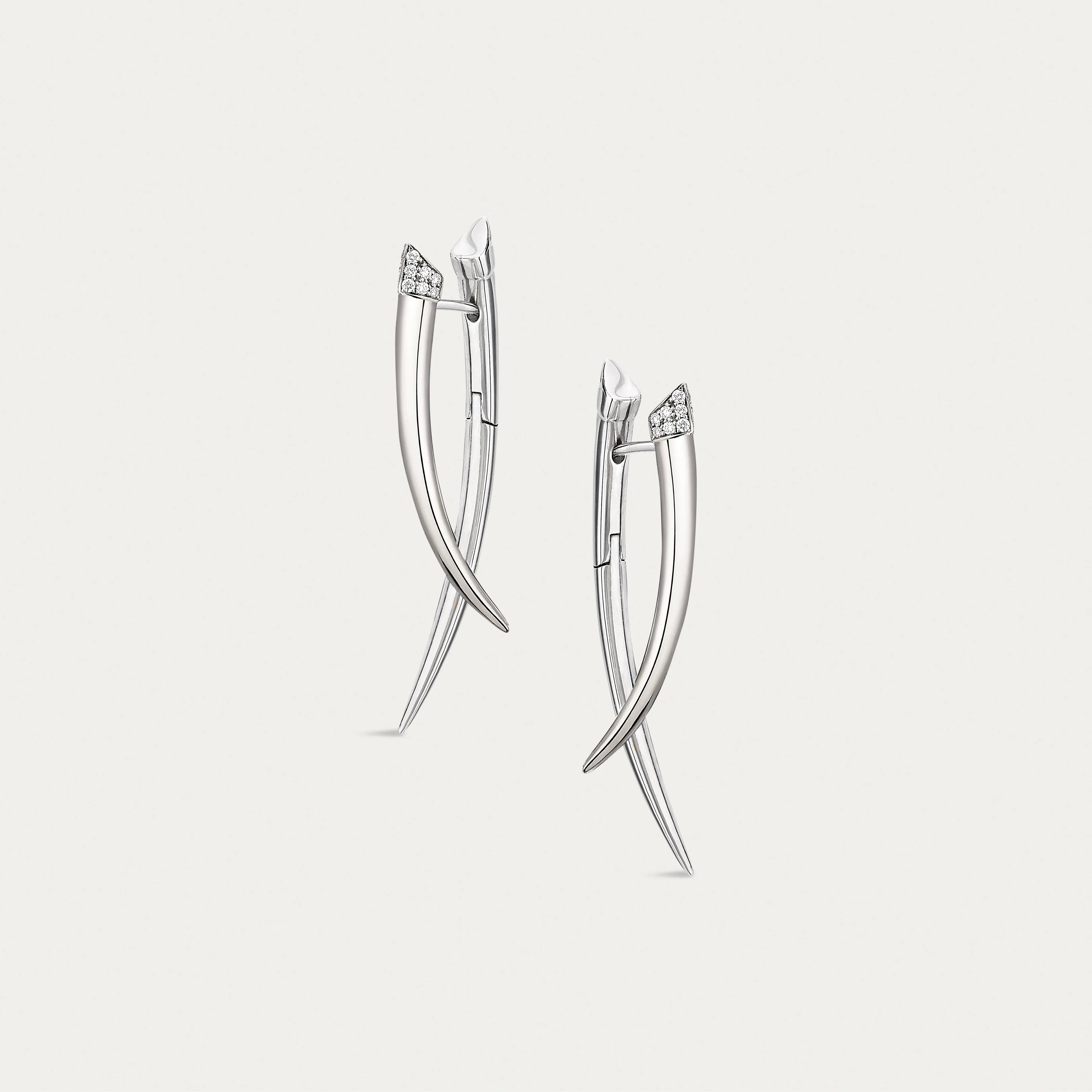 shaun-leane-london-sabre-crossover-earrings-diamond-silver