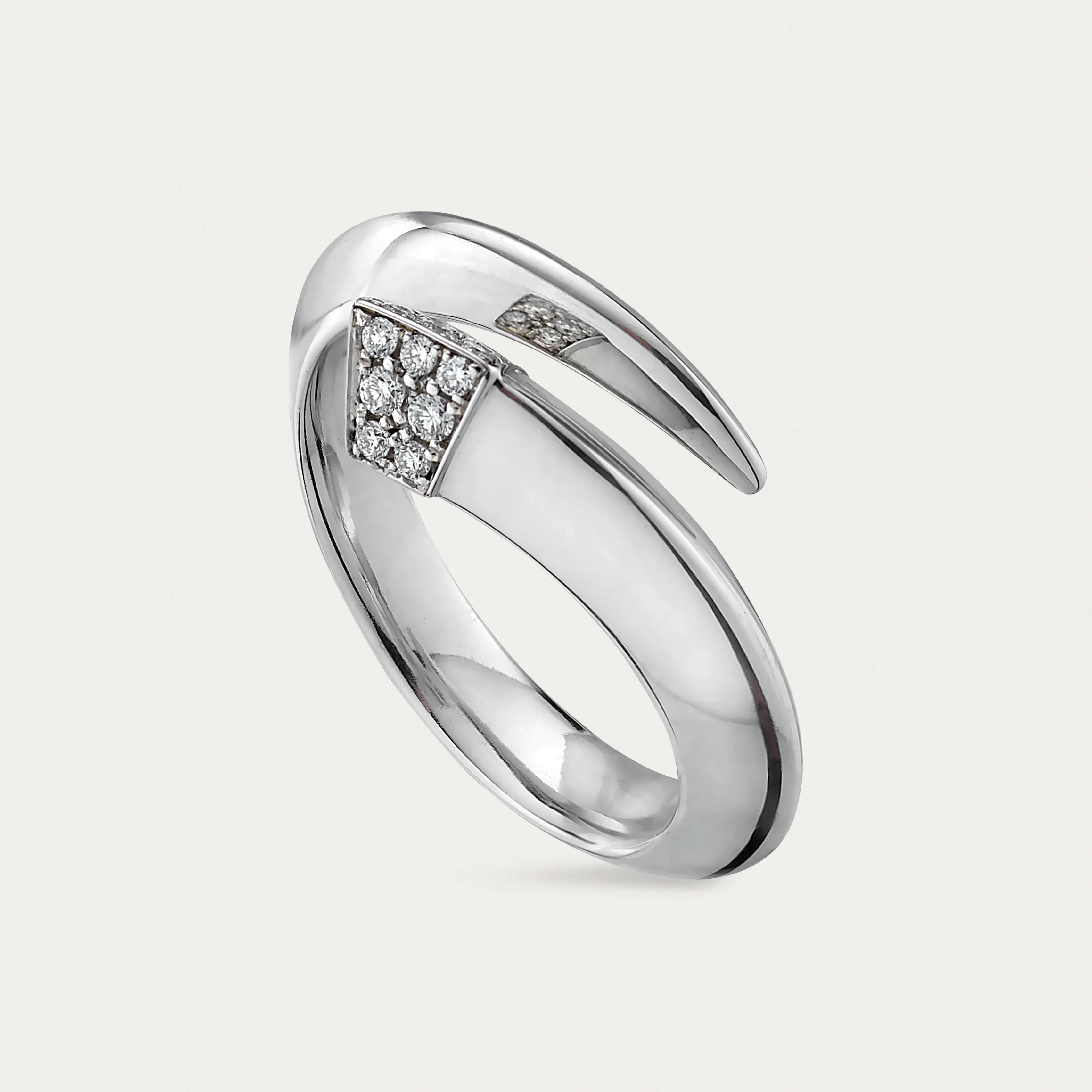 shaun-leane-london-sabre-crossover-ring-silver