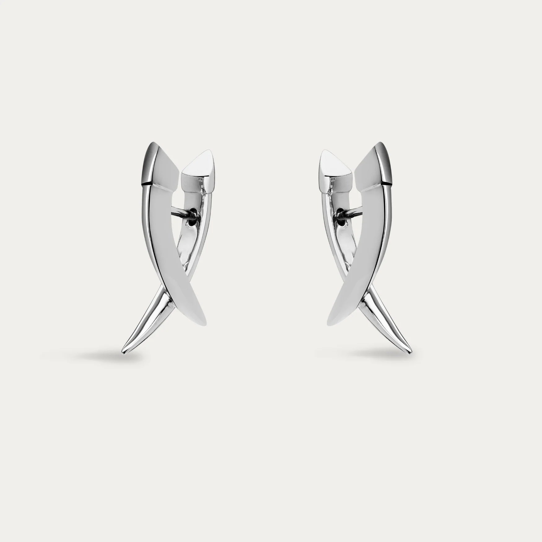 shaun-leane-london-sabre-mini-crossover-earrings-silver
