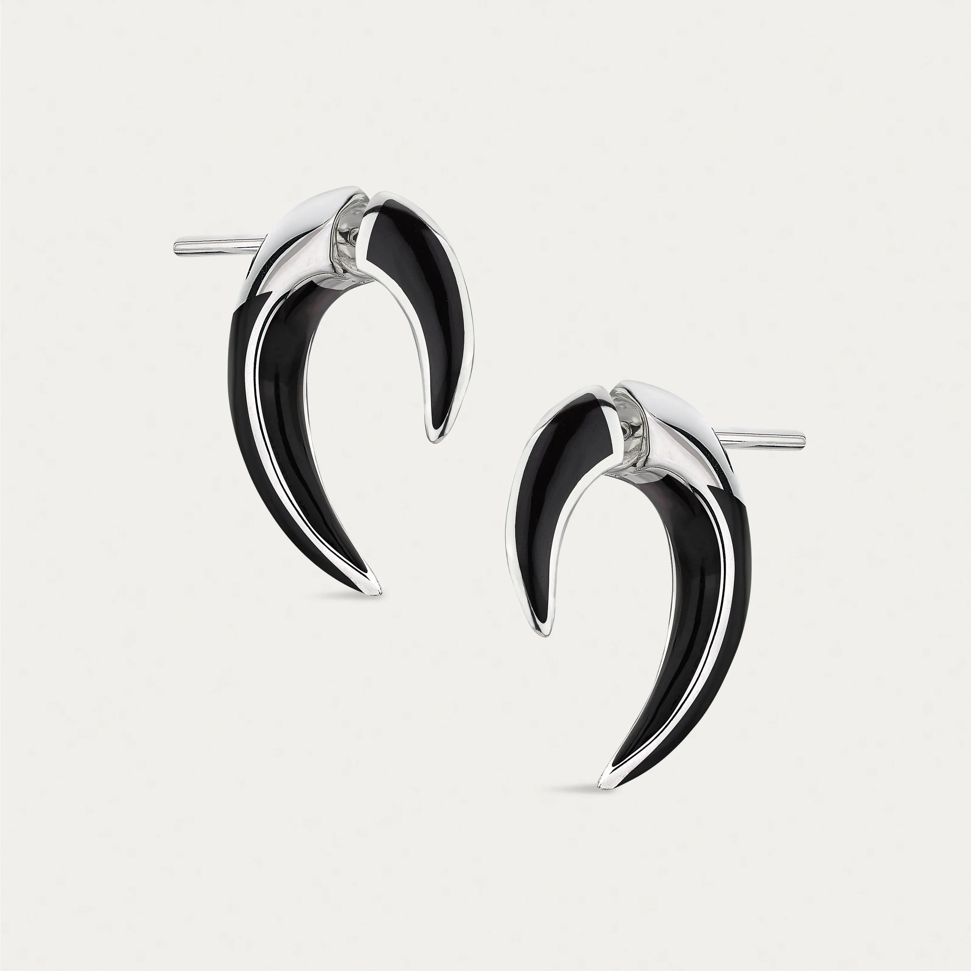 shaun-leane-london-sabre-solis-talon-earrings