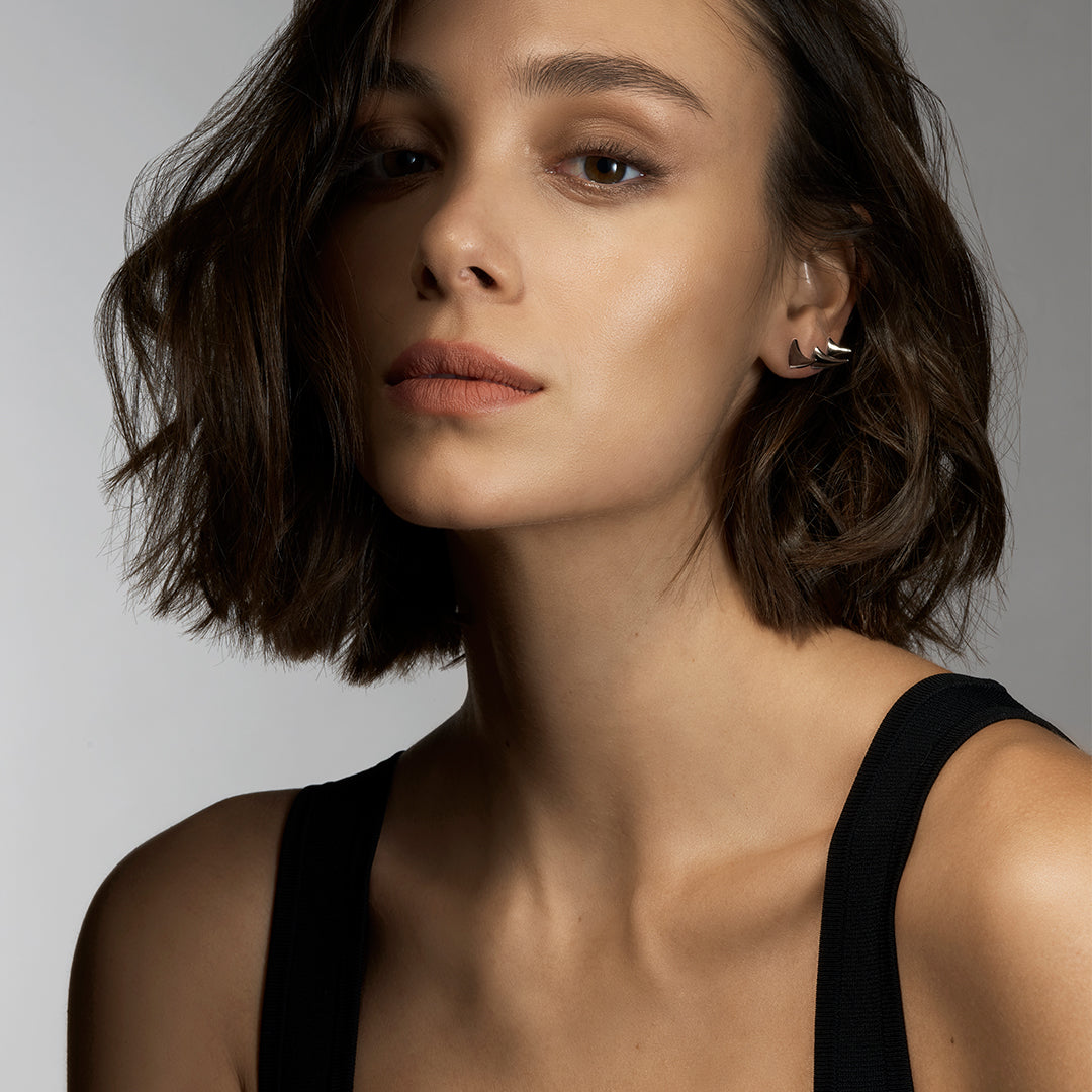 Rose Thorn Single Swerve Earring - Silver Black Rhodium